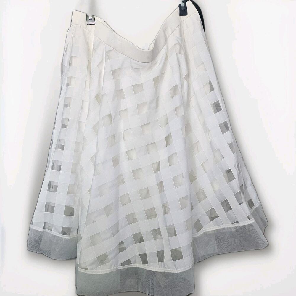 NWT Christian Siriano Women's White Flare knee high Skirt - Size 22 sheer poly